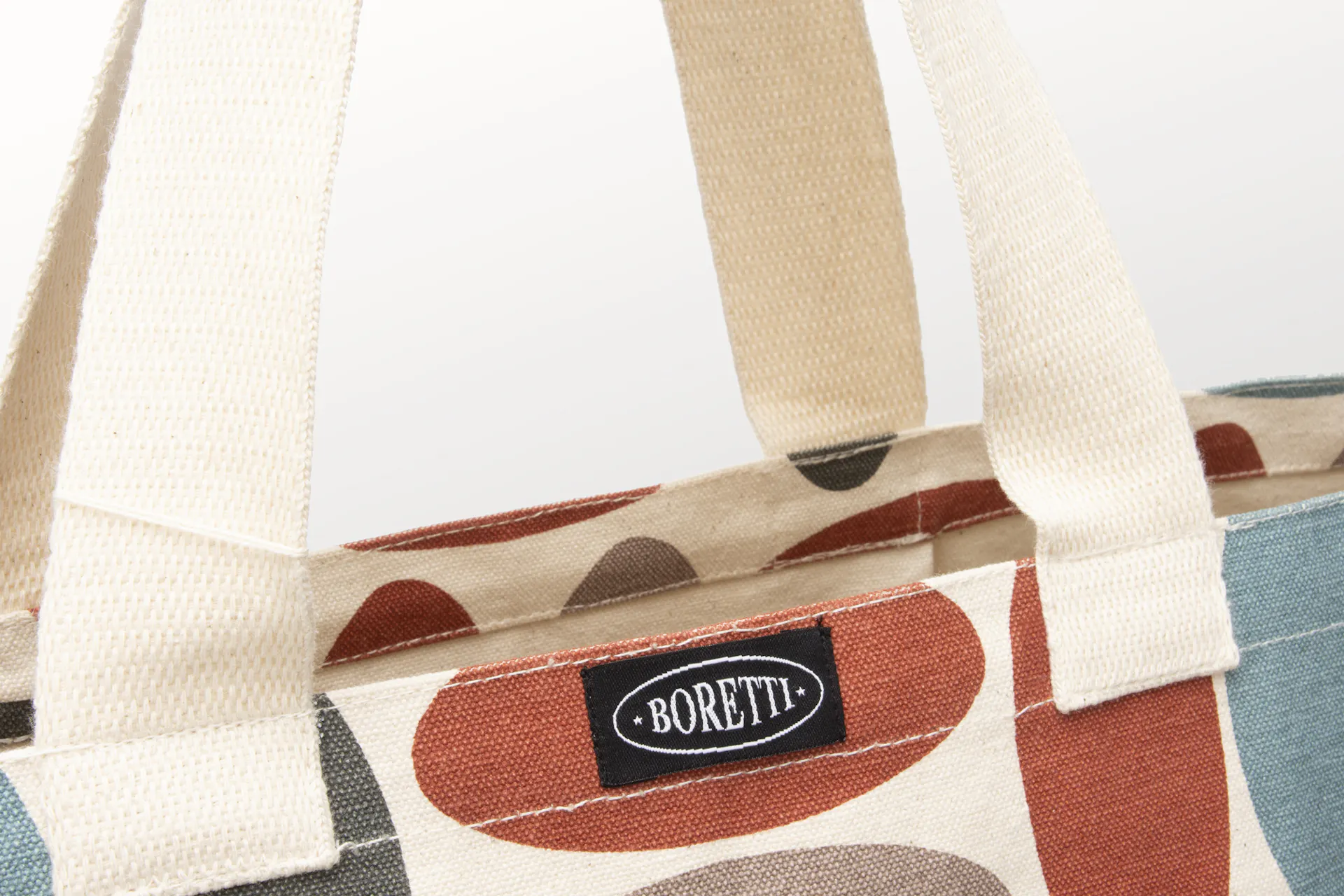 BTSHAOP_Img_ImgPrdPho_DetailShot_bagcolorbaghandlelogolabel_2000px (1)