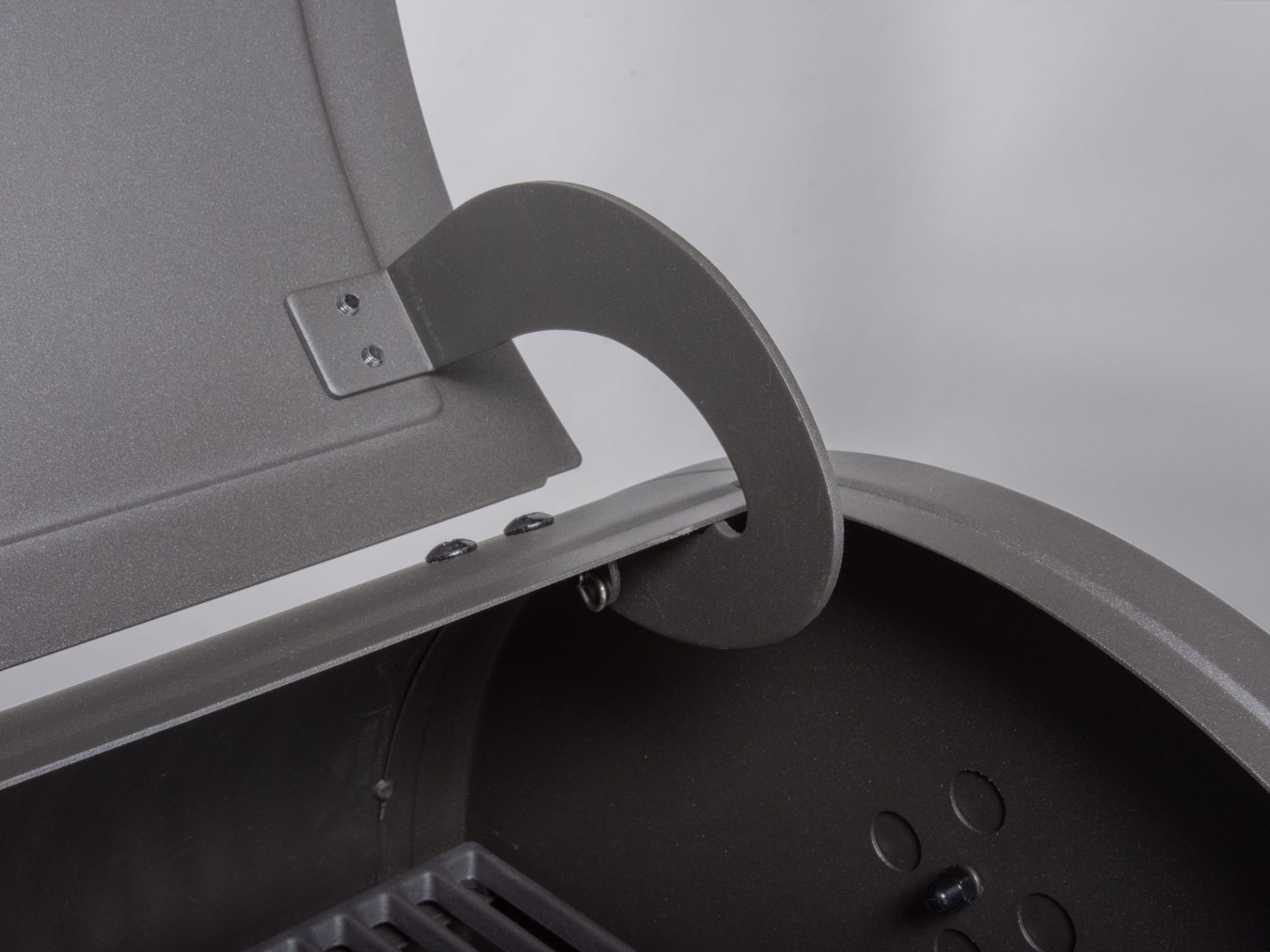 13_BariloTop_DetailShot_Hinge_2000px